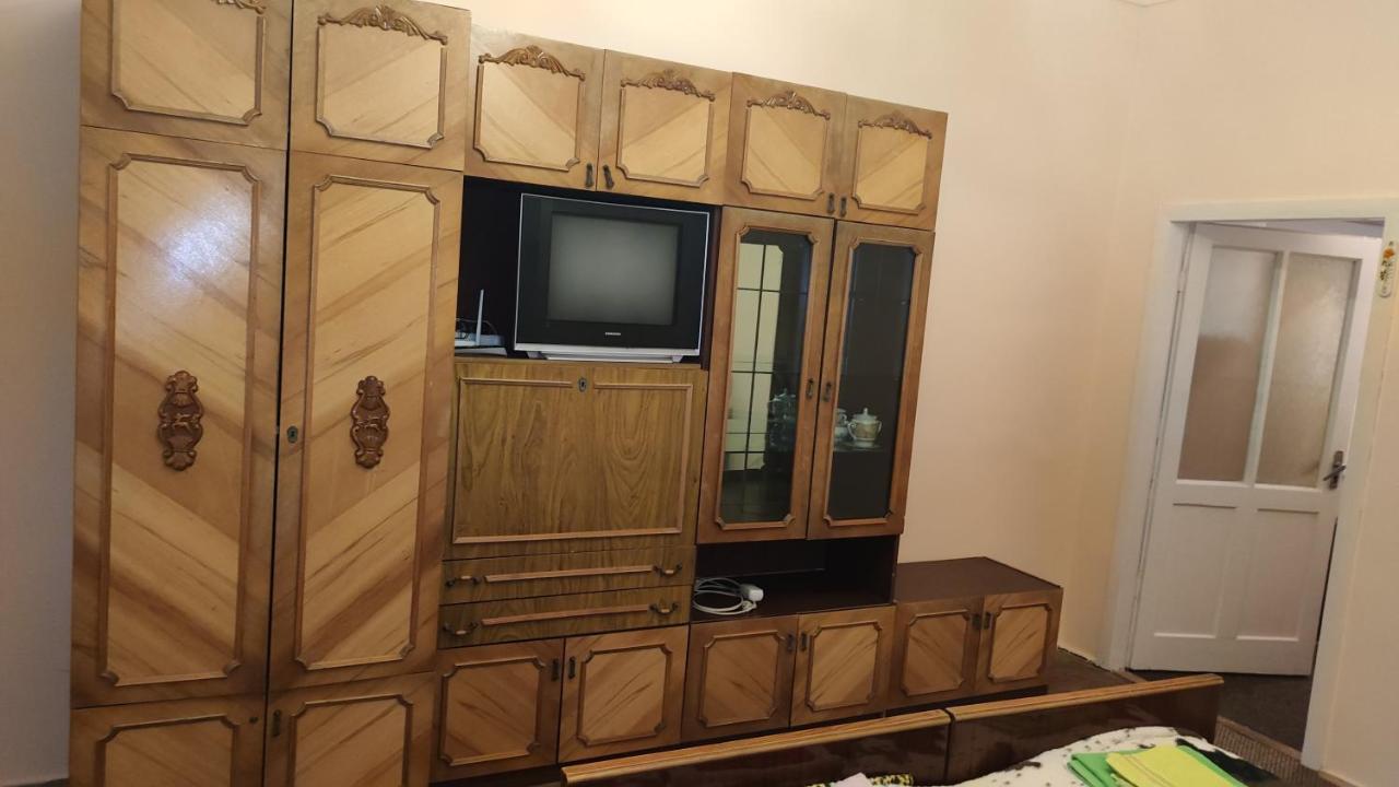 Apartment On Sheptytskyh 27 Liov Exterior foto